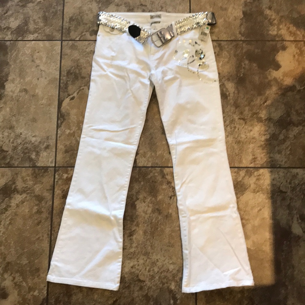 Decided White Jeans with Belt